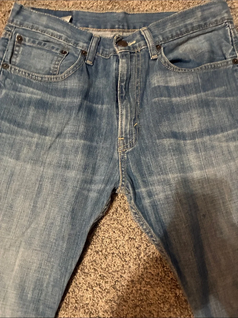 Vintage Trending Levi's Men's Straight Jeans — Light Blue Washed Denim